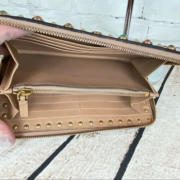 Valentino Rockstud zippy zip-around leather wallet - Picture 5 of 16